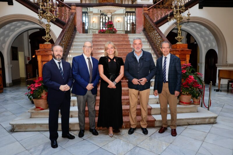 Autoridades asistentes al acto del 30 aniversario del programa de implantes cocleares