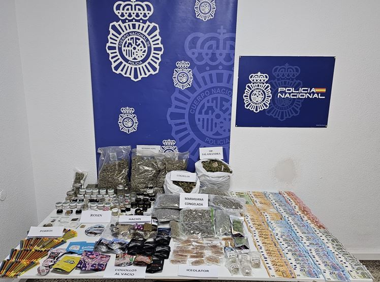 Desmantelan un laboratorio de "Rosin" en Arona. Imagen del material incautado por la Policía Nacional 