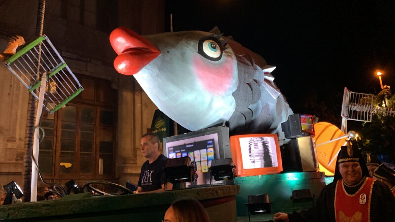 Santa Cruz de Tenerife entierra a la Sardina del Carnaval