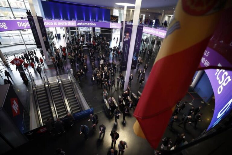 El MWC abre con 95.000 asistentes previstos y la IA como protagonista