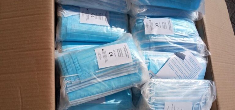 El administrador de Sanitary Traders: “Nos jugamos traer el material sanitario con nuestro propio dinero”