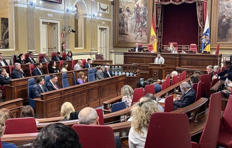 Clavijo avisa de una “situación límite” con los menores migrantes