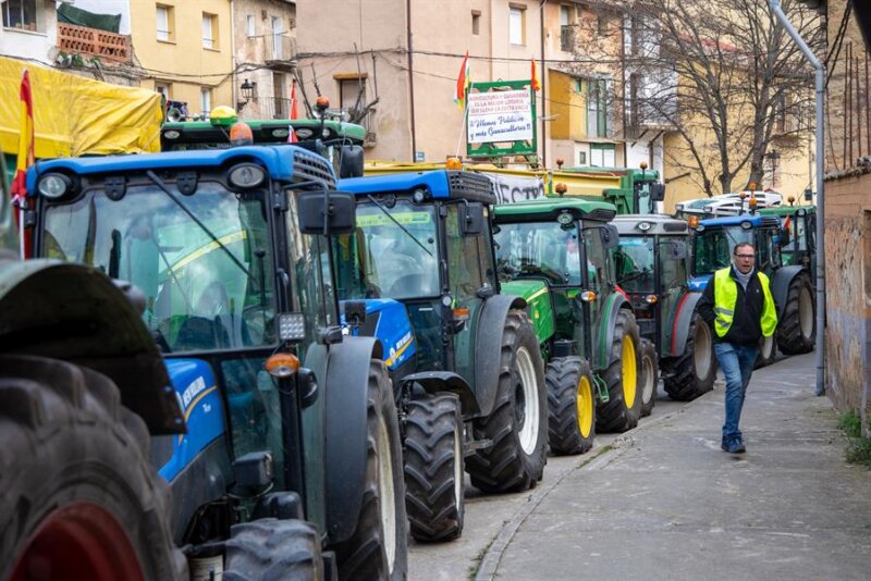 El campo cumple una semana de protesta con tractoradas en toda España 