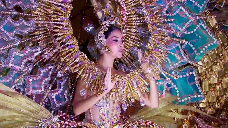 El Carnaval salió a la calle con la Cabalgata Anunciadora