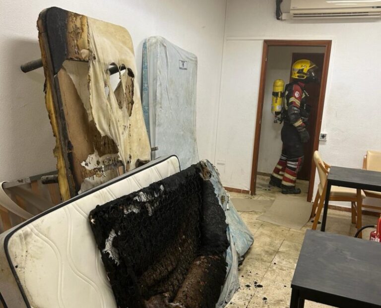 Un centro de menores de Arrecife evacuado por un incendio