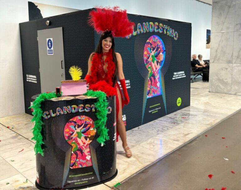 Canarias promociona sus carnavales en los aeropuertos del archipiélago