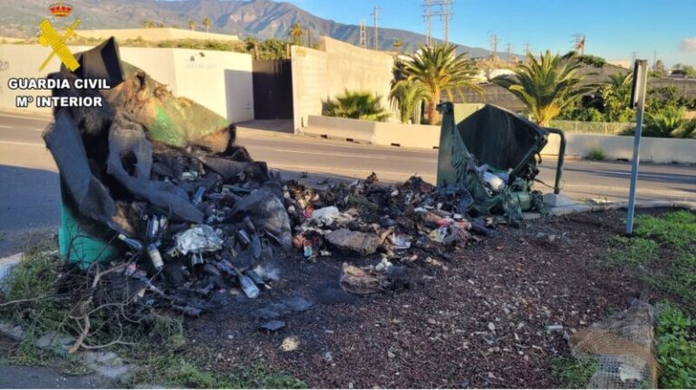 La Guardia Civil investiga a un hombre por quemar 11 contenedores de basura en Güímar y Arafo