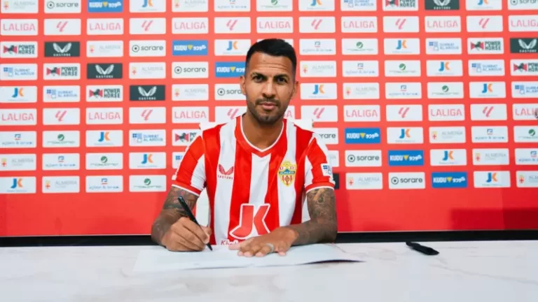 El Almería oficializa el fichaje de Jonathan Viera