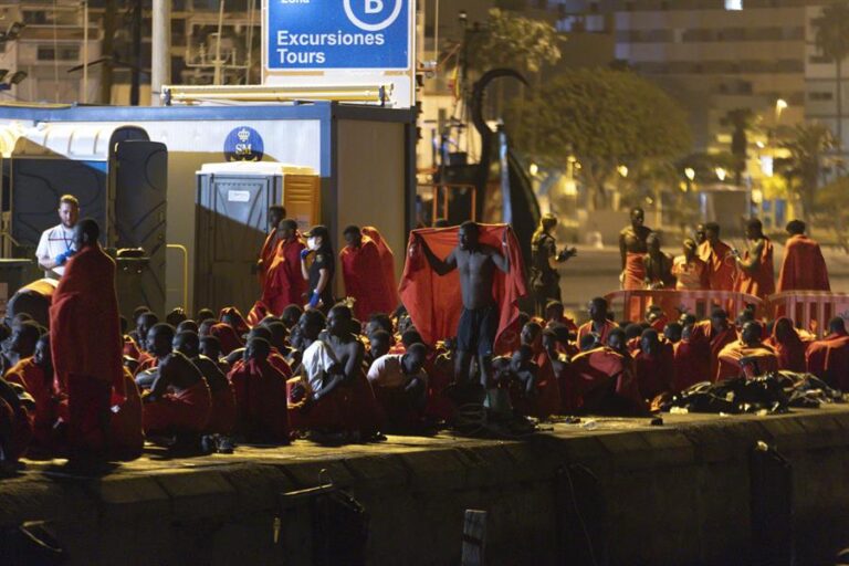 Llega una nueva embarcación con 41 migrantes a Tenerife