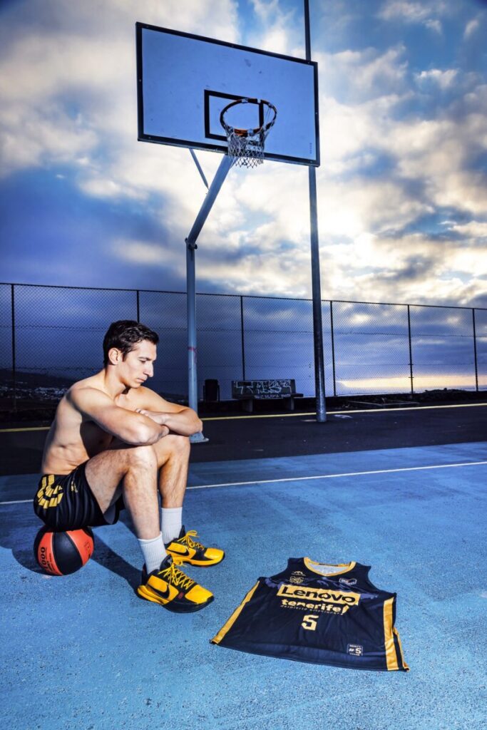 Nico Richotti se convierte con la retirada de la camiseta en leyenda del Lenovo Tenerife 