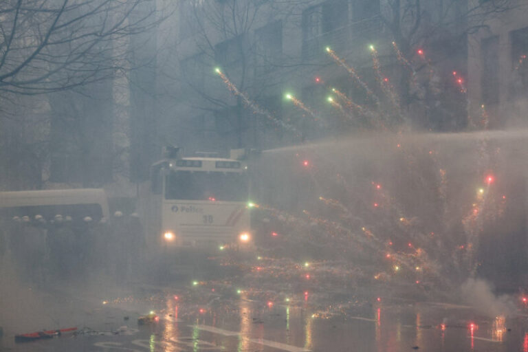 Protestas de los agricultores en Bruselas con incidentes