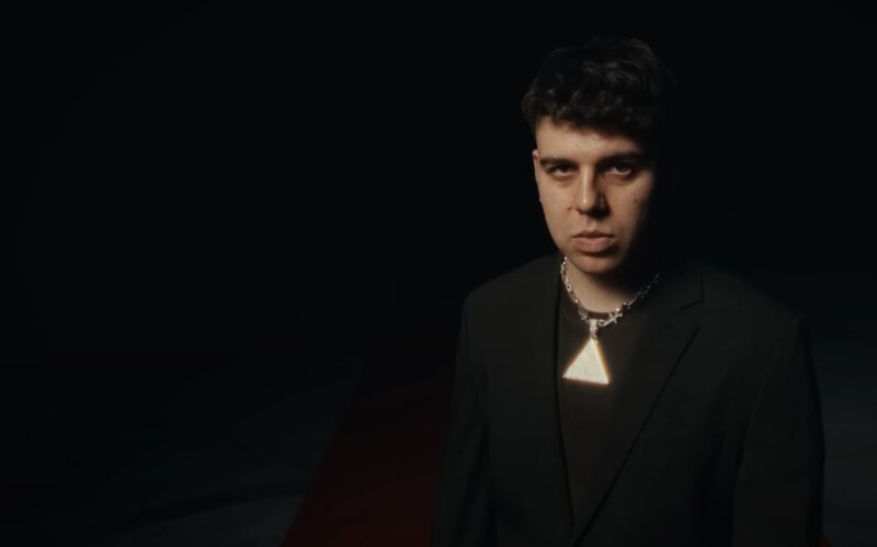 Quevedo en una de las escenas de su videoclip de "La última"