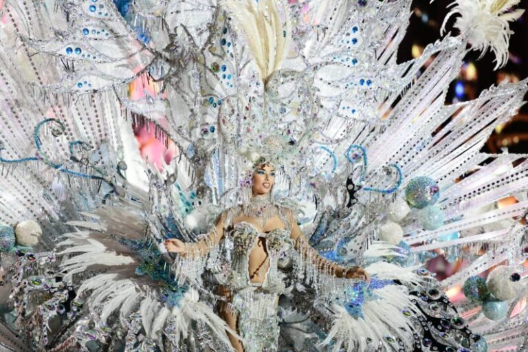 Galería de imágenes para la historia de la Gala de la Reina de Las Palmas de Gran Canaria