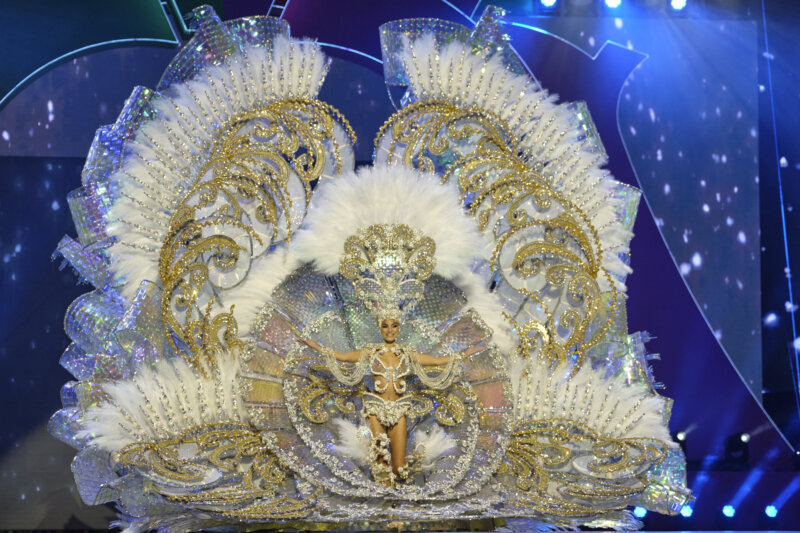 Primera Dama de Honor del Carnaval de Santa Cruz de Tenerife 2024 fue Lucía Hernández Alonso