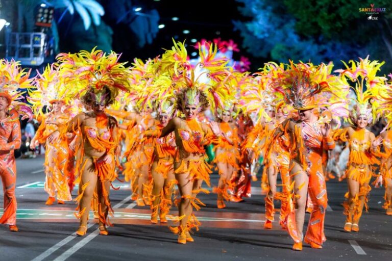 Las comparsas salen a la calle este sábado con Ritmo y Armonía