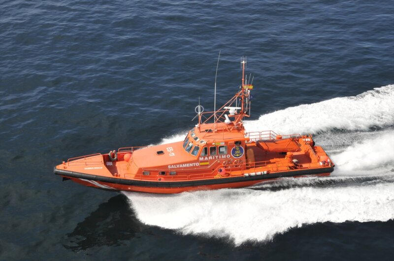 Salvamento rescata a cinco embarcaciones con 244 migrantes en aguas de Canarias