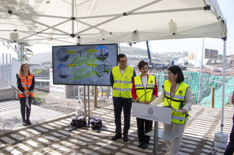 Construcción de vivienda pública. Visita de la ministra a las obras de Tamaraceite. Imagen Ministerio del Interior