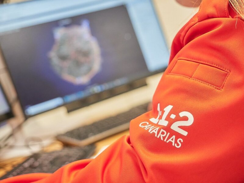 Una mujer y dos menores heridos tras el vuelco de un vehículo en Gran Canaria