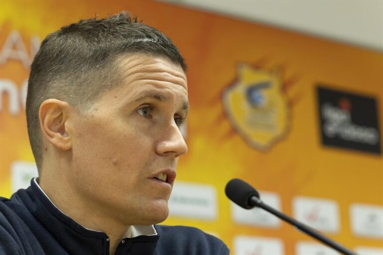 El Gran Canaria se prepara para “un partido físico” ante Baxi Manresa, según Lakovic