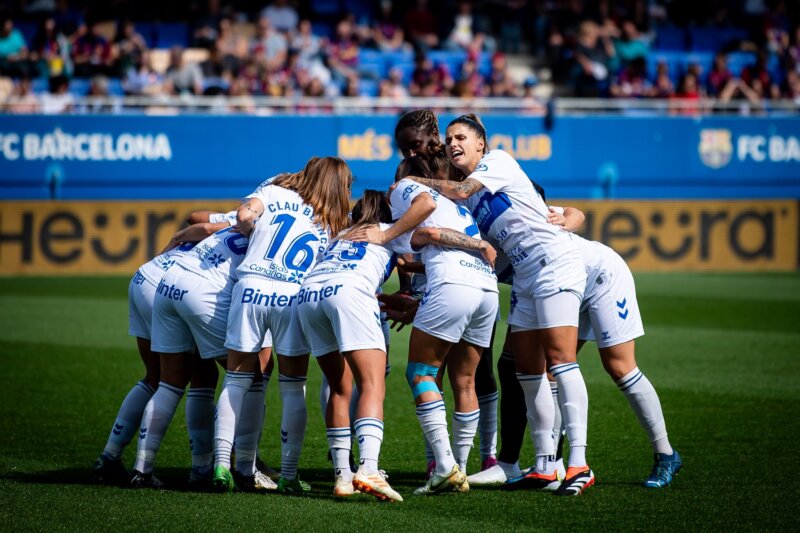 Las blanquiazules del Costa Adeje Tenerife regresan a casa con una dura derrota frente al FC Barcelona 