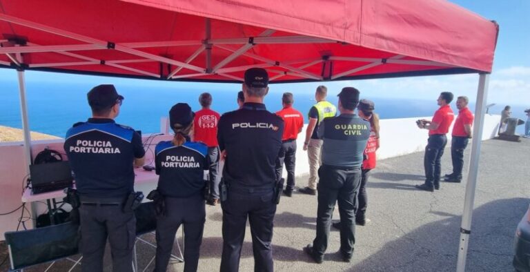 Continúa la búsqueda sin éxito de los dos jóvenes desaparecidos en El Confital