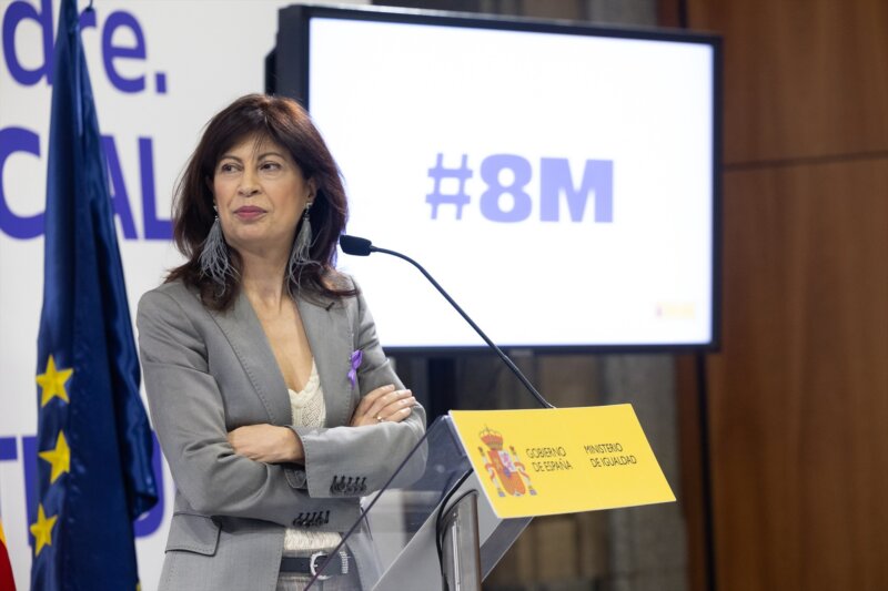 La ministra de igualdad, Ana Redondo, presenta en rueda de prensa la campaña institucional con motivo del 8M, en la sede del Ministerio, a 6 de marzo de 2024, en Madrid (España). Durante la rueda, la ministra ha llamado a todas las mujeres a manifestarse por la igualdad el próximo 8 de marzo. En el acto se ha presentado un spot de la campaña institucional. 06 MARZO 2024;MADRID;MINISTRA DE IGUALDAD;8M;CAMPAÑA INSTITUCIONAL Eduardo Parra / Europa Press 06/3/2024