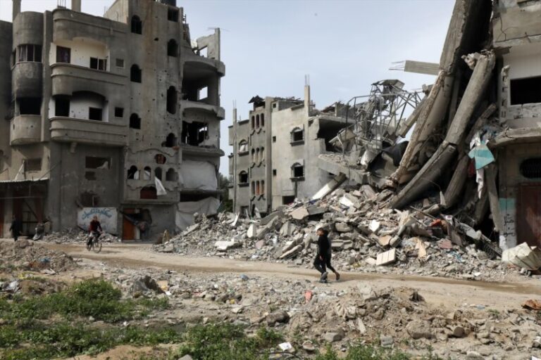 Tres muertos y varios heridos tras un ataque israelí sobre un campamento de refugiados