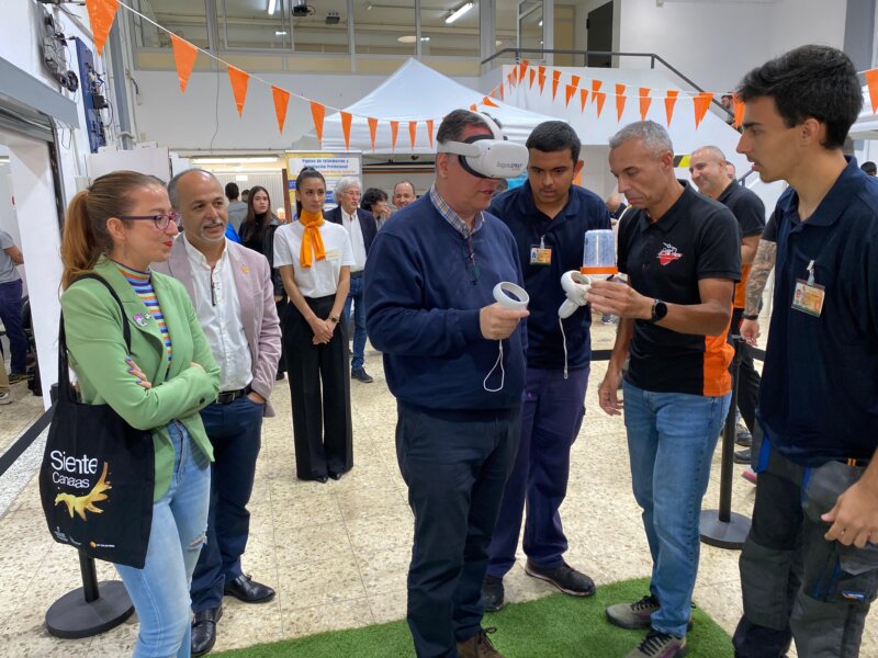 Poli Suárez celebra el 40.º aniversario del CIFP Cruz de Piedra