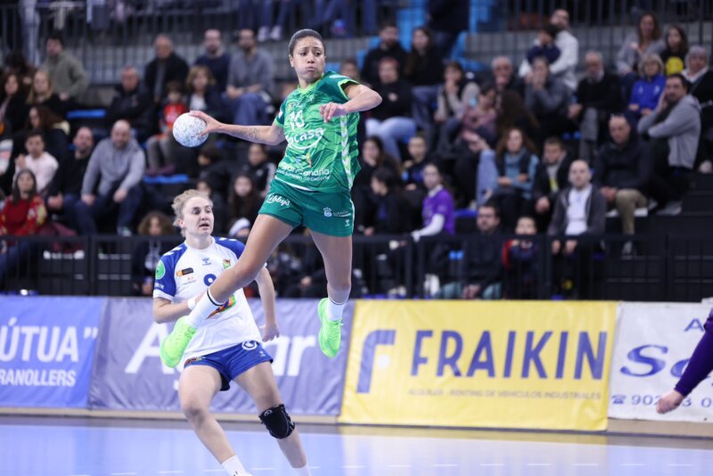 30-20. El Rocasa Gran Canaria se complica la vida en Granollers