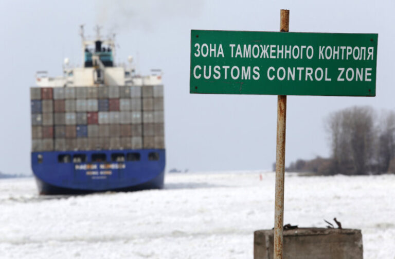 Defensas antiaéreas rusas atacan a un objeto sobre el Báltico