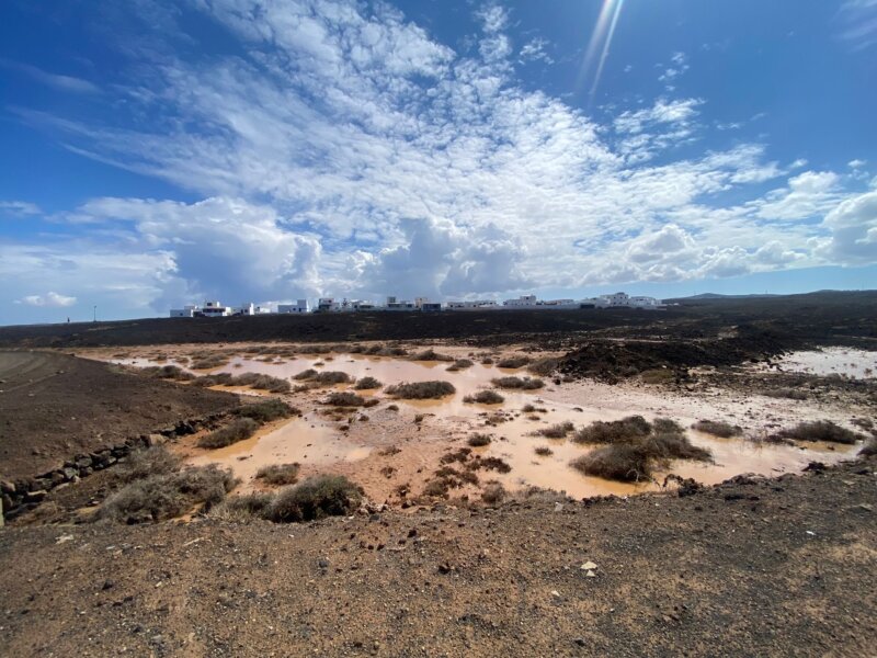 Así quedaba la zona de la La Santa, en Tinajo, tras las intensas lluvias de la DANA. 