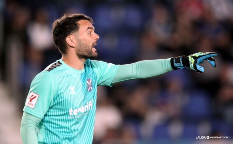 4-2. Al Tenerife se le resiste la victoria en El Sardinero