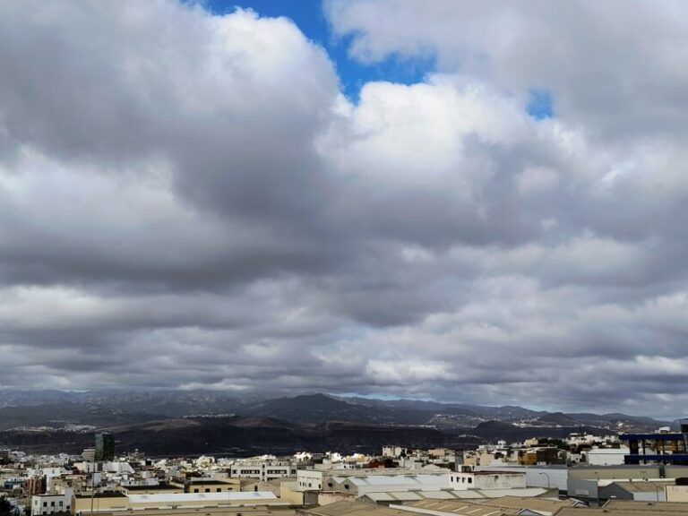 Avisos por fuertes vientos y la posible llegada de una DANA marcarán la meteorología hasta el fin de semana