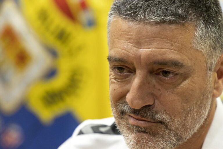 García Pimienta evita hablar de Viera y se centra en el partido ante el Almería