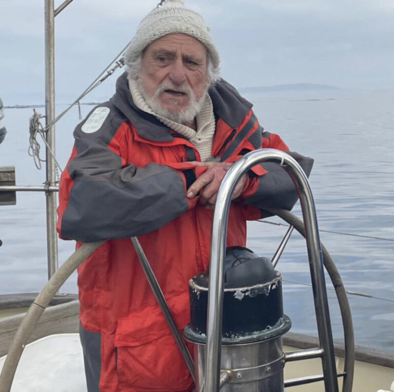 Muere Javier Babé, capitán del velero que salió de La Gomera para cruzar el Atlántico