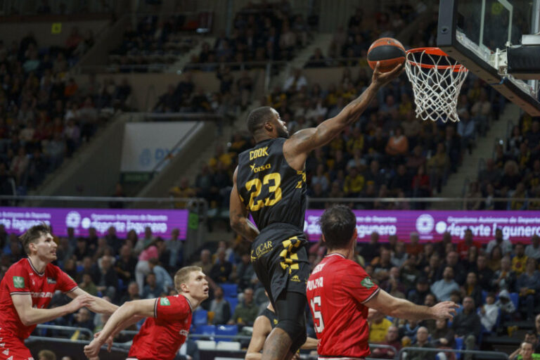 89-83. Trabajada victoria del Lenovo Tenerife sobre el Granada