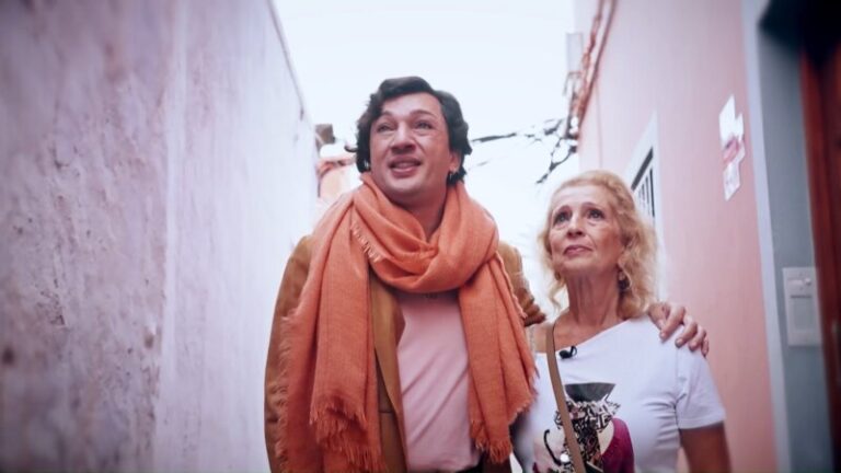 Los protagonistas de ‘Noveleros’ forjan su camino a pico y pala