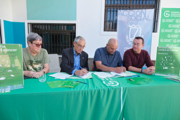 El exterior del Centro Insular de Juventud, primer espacio sin humos de Fuerteventura