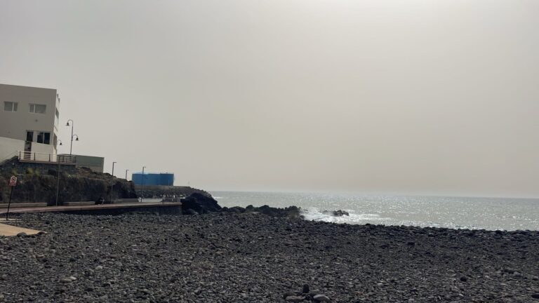 Canarias se mantiene en alerta por riesgo de incendios y altas temperaturas
