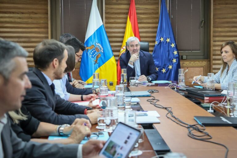 Asián dice que Canarias cumple con los objetivos de estabilidad y deuda