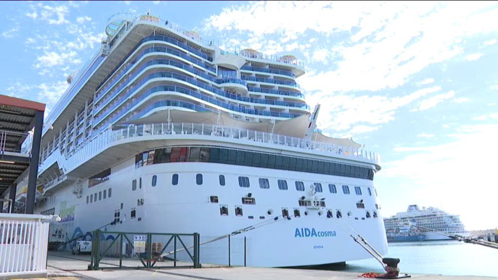 El turismo de cruceros. Imagen: Crucero AIDAcosma en Santa Cruz de Tenerife. RTVC