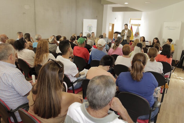 El Ayuntamiento informa de las ayudas a los afectados por el oleaje en San Cristóbal