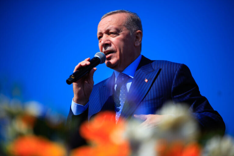 Erdogan reconoce la derrota de su partido en las municipales de Turquía y promete enmendar errores
