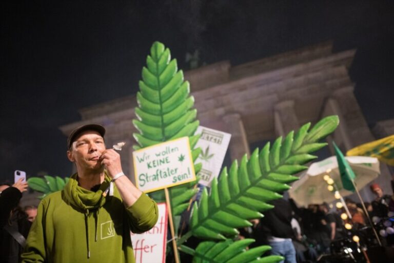 Alemania celebra la legalización del cannabis