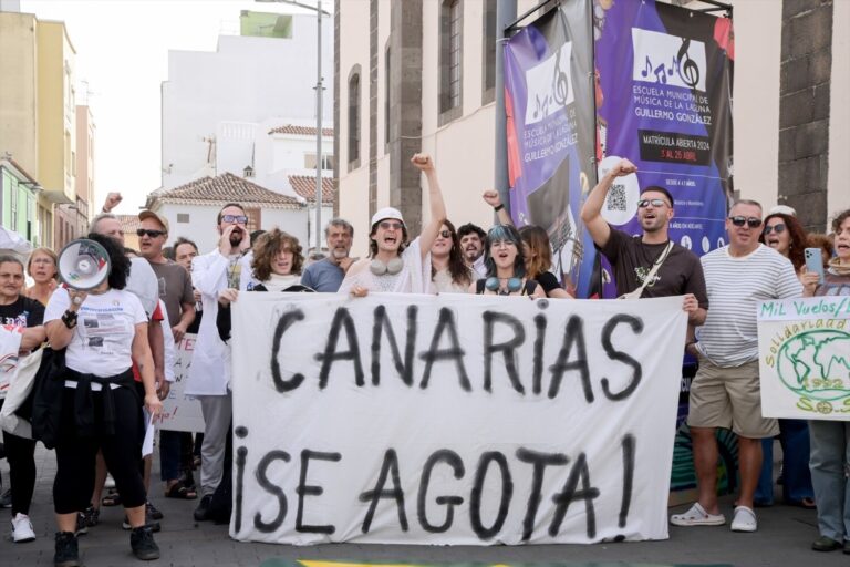 Los miembros de la plataforma ‘Canarias se Agota’ en huelga de hambre no la abandonan