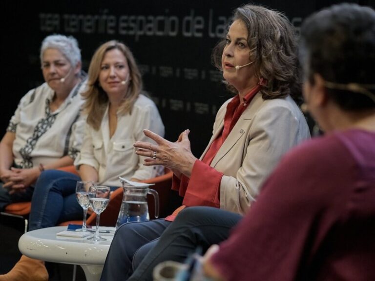 Carla Antonelli presenta sus memorias en Tenerife