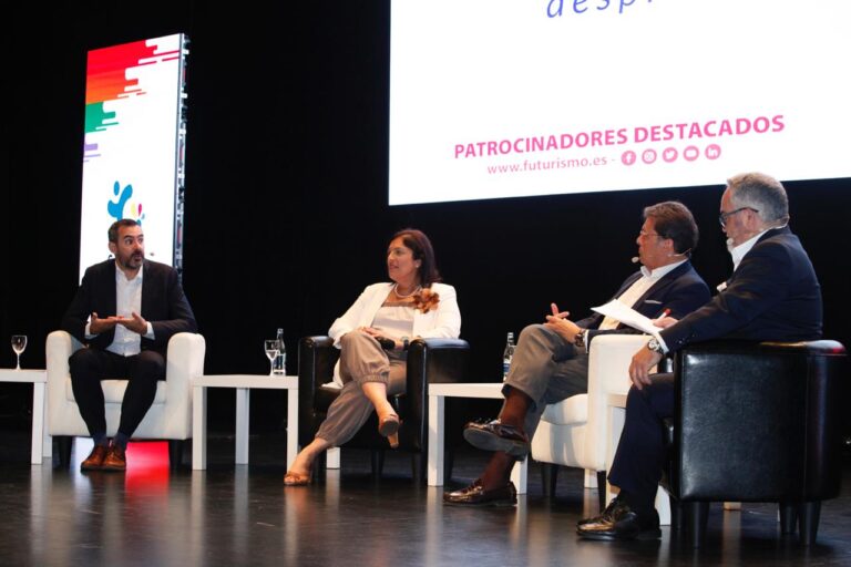 Las patronales hoteleras de Canarias, dispuestas a debatir el cambio de modelo turístico