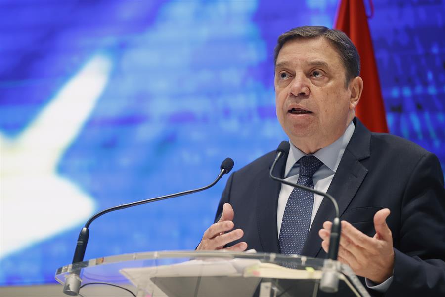 El Gobierno presenta a los agricultores un plan de 43 medidas para salir de la crisis