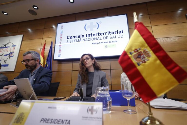 Sanidad aprueba el plan antitabaco con el consenso de las comunidades del PP
