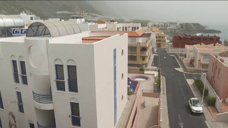 El Cabildo autoriza el regreso a 80 viviendas de Puerto Naos y La Bombilla